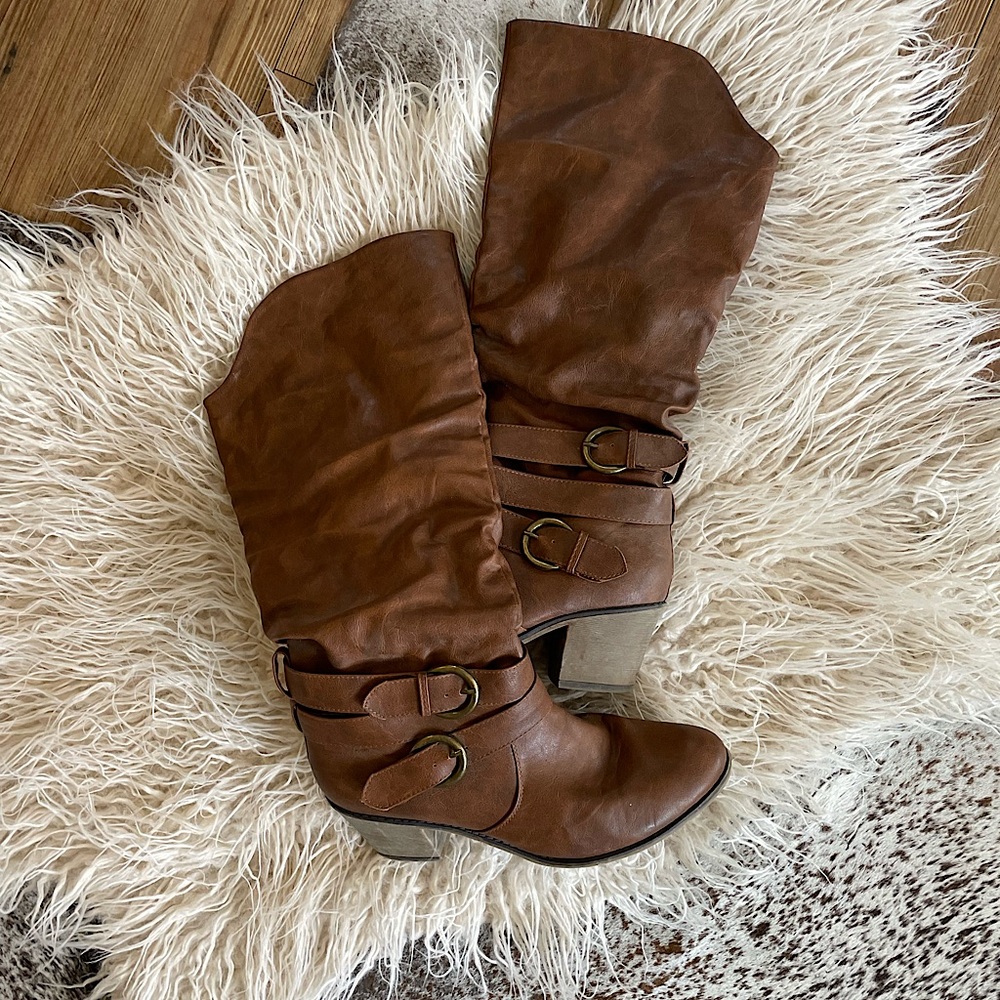 Size 10 brown western, cowgirl boot